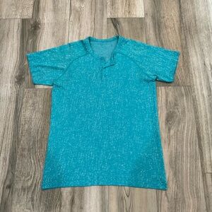 Men’s Medium Lululemon Athletic Short Sleeve Shirt